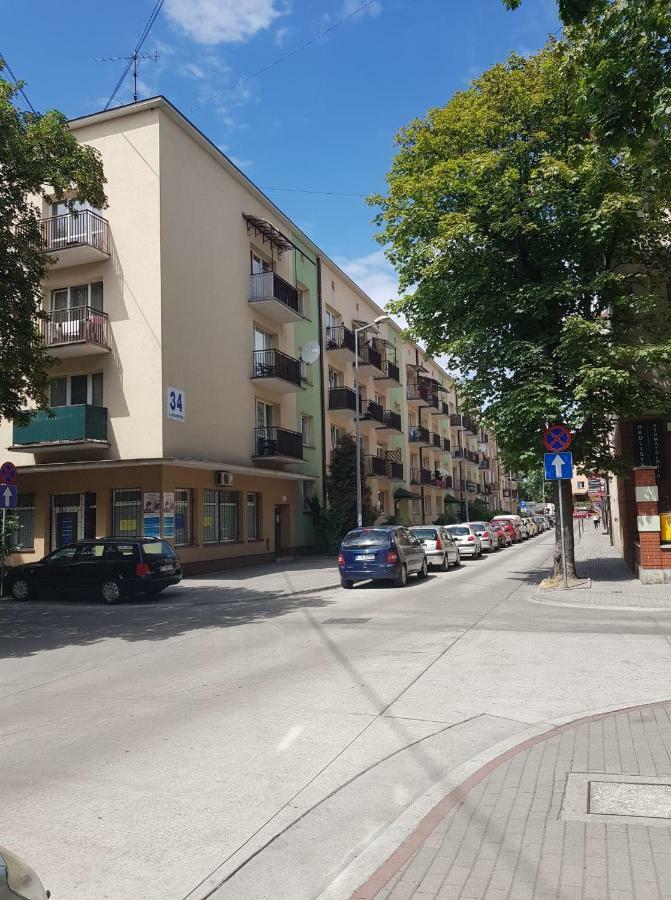 Przytulna I Przestrzenna Garsoniera- Centrum Apartment Tarnow Exterior photo